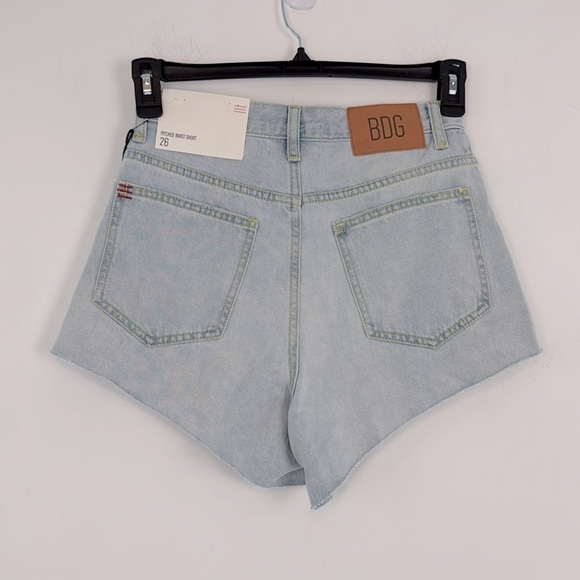 BDG Pitched Waist Denim Shorts. Size 26. NWT. Light Wash. Distressed. - Picture 12 of 14